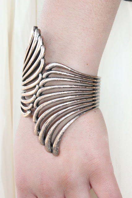 Wings Cuff