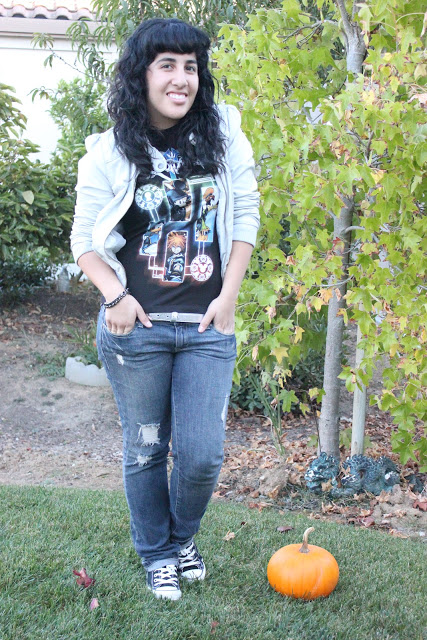 T-Shirt, Bomber and Jeans