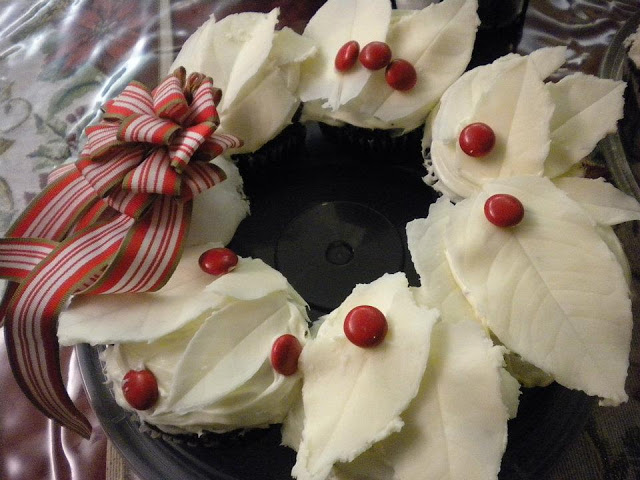 Christmas Wreath Cupcakes