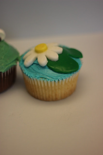 Lily Pad Cupcakes