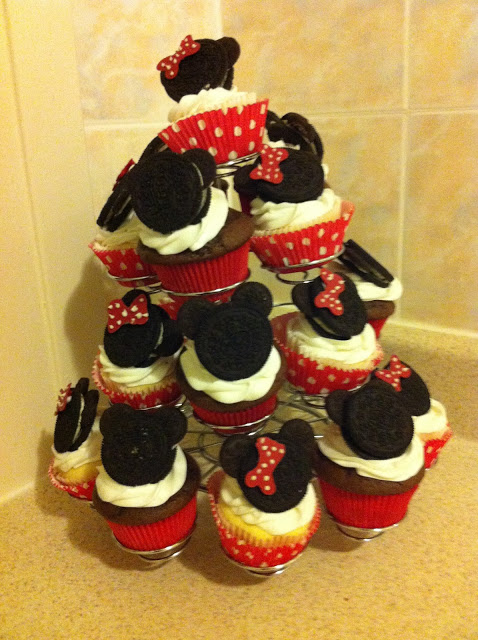 Mickey and Minnie Mouse Cupcakes