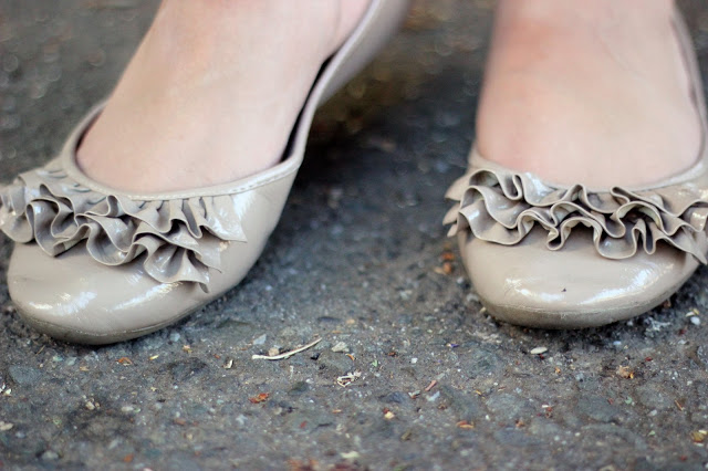 Steve Madden Ruffle Flats