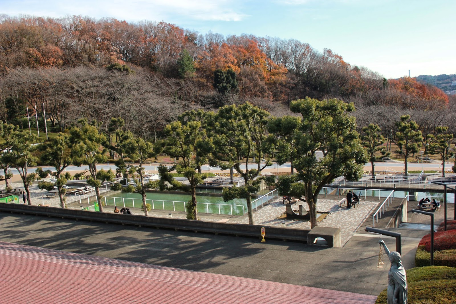 Chuo_Campus_Pond_Quad