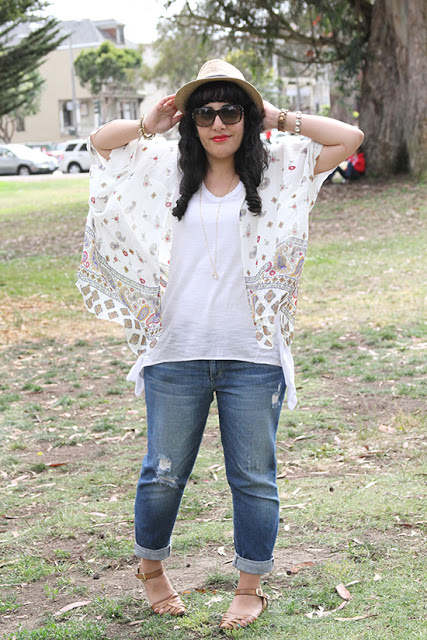 Print Kimono and Destroyed Boyfriend Jeans Outfit