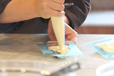 Making a Ghirardelli White Chocolate Ghost